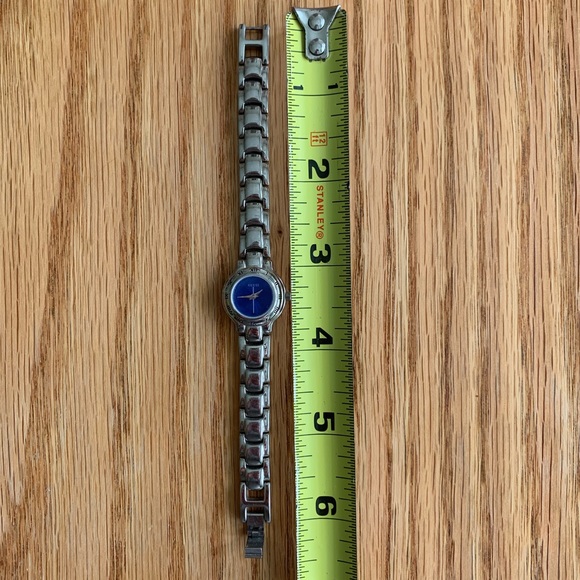 Women’s Vintage 90’s Guess Watch - Picture 6 of 7